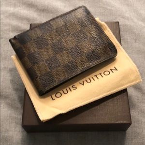 Louis Vuitton men’s multiple wallet